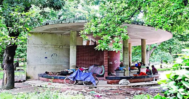 সোহরাওয়ার্দীর গাছ কেটে তৈরি করা ভবনগুলো এখন আড্ডার জায়গা