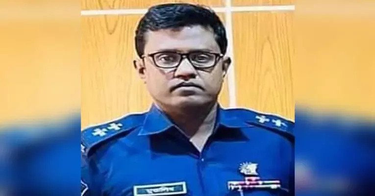 ক্রসফায়ারের ভয় দেখিয়ে টাকা আদায়ের অভিযোগ এসআইয়ের বিরুদ্ধে