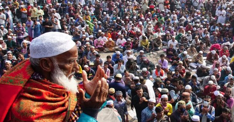 আখেরি মোনাজাতের মধ্য দিয়ে শেষ হলো বিশ্ব ইজতেমার প্রথম পর্ব