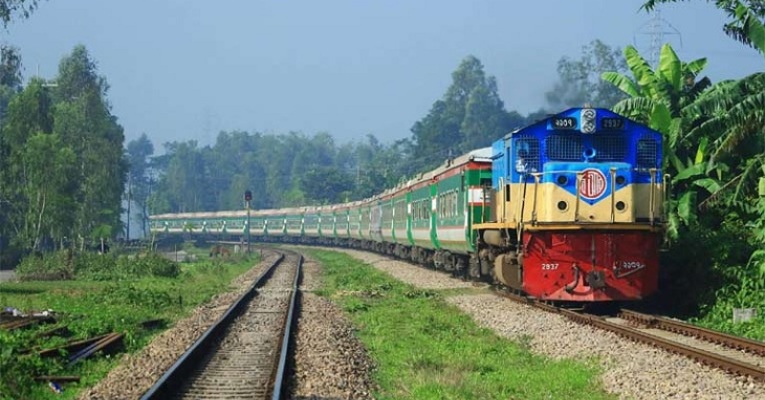 উত্তরবঙ্গের ট্রেনযাত্রীদের জন্য দুঃসংবাদ