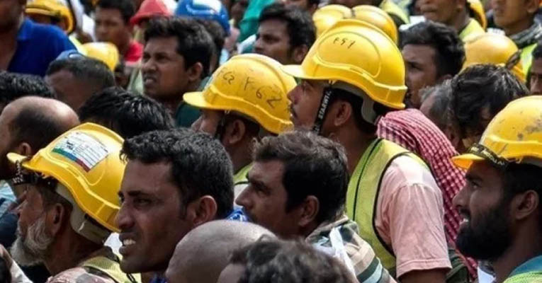 কাজ পাচ্ছে না বাংলাদেশি প্রবাসীরা, হচ্ছেন নির্যাতনের শিকার