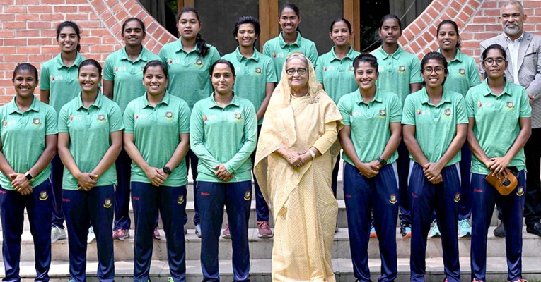 বাংলাদেশি নারী ক্রিকেটারদের অস্ট্রেলিয়ায় ট্রেনিংয়ে পাঠাতে চান প্রধানমন্ত্রী