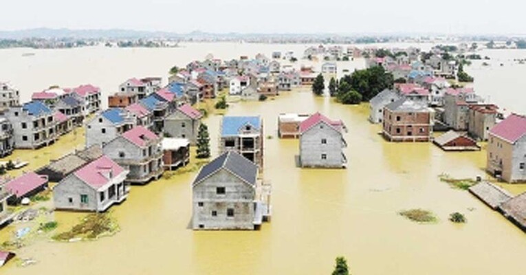 শতাব্দীর ভয়াবহ বন্যার শঙ্কায় চীন