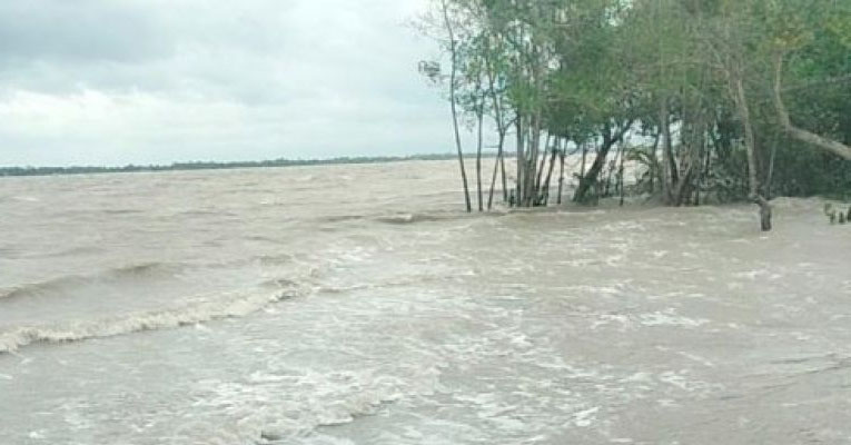 ঘূর্ণিঝড় রেমাল: চার ফুট উচ্চতার জলোচ্ছ্বাসে প্লাবিত সুন্দরবন