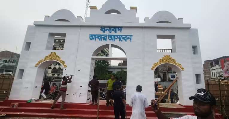 মেলা বন্ধের নির্দেশ প্রশাসনের, এমপি বললেন চলবে