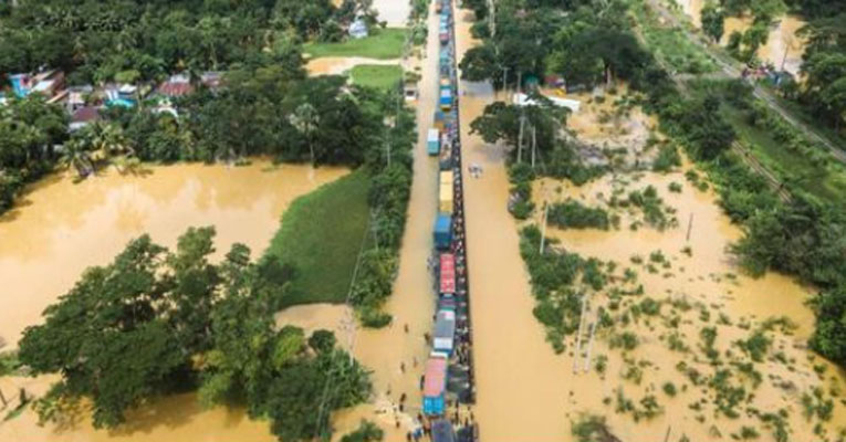 আকস্মিক বন্যায় ১৫ জনের মৃত্যু