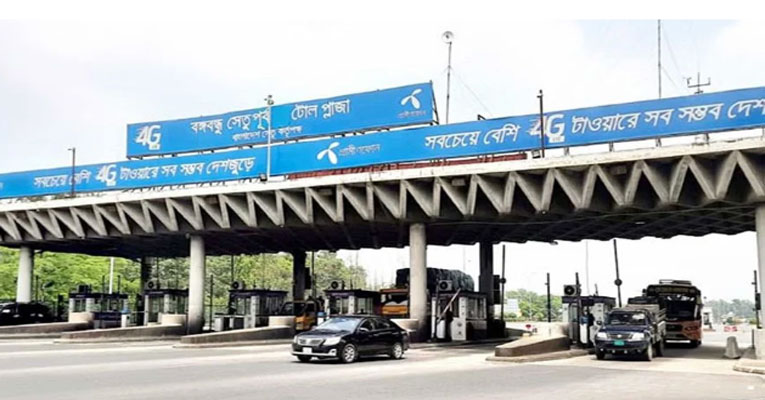 বঙ্গবন্ধু সেতুতে ট্রাককে বাসের ধাক্কা, ৩ যাত্রী নিহত