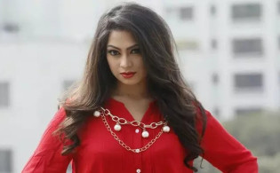 কেন আড়ালে অভিনেত্রী পপি?
