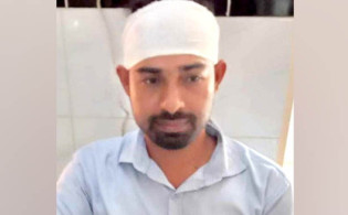 মৎস্য অফিসারের মাথা ফাটালেন জেলেরা