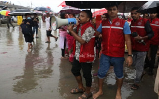 কক্সবাজার-চট্টগ্রাম উপকূল অতিক্রম শুরু করেছে ঘূর্ণিঝড় হামুন