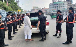 রাজধানীর প্রবেশমুখে আইনশৃঙ্খলা বাহিনীর তল্লাশি