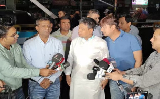 কাকরাইলে পুলিশের ওপর ককটেল, আটক ২ শতাধিক