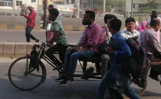রাজধানীতে গণপরিবহন সংকট, ভোগান্তিতে যাত্রীরা