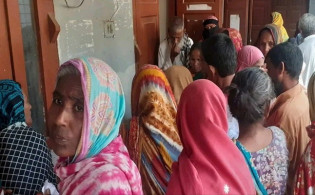 প্রতারক চক্রের হাতে যাচ্ছে সরকারি ভাতার টাকা