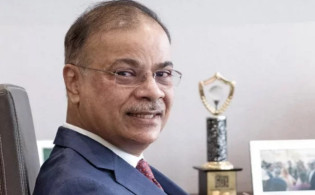 সিঙ্গাপুর সরকারের পুরস্কার পেলেন সামিট গ্রুপের আজিজ খান
