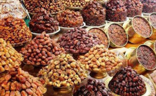 বাংলাদেশকে খেজুর উপহার দিল সৌদি আরব
