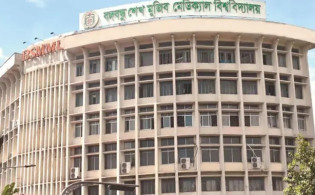 বিদায়ের আগে শত কোটি টাকা দুর্নীতির অভিযোগে ঘেরাও ভিসি