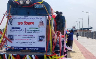 পদ্মার টোলে অতিরিক্ত ভাড়া আদায়, যাত্রীদের অসন্তোষ