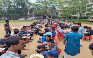 চাঁর’শ মানুষকে নৈশভোজ করিয়ে ছাত্রলীগ নেতার জন্মদিন উদযাপন