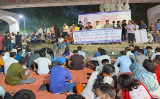 চাকরিতে আবেদনের বয়সসীমা ৩৫-প্রত্যাশীদের কর্মসূচি থেকে আটক ১৫