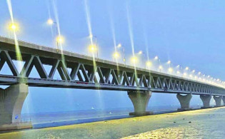 পদ্মা সেতু প্রকল্পে হাজার কোটি টাকা বেশি চায় ঠিকাদার