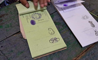 খোলা হয়নি ব্যালট, তার আগেই সিল