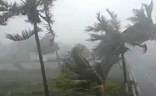 ঢাকাসহ ১২ জেলায় দুপুরের মধ্যে ঝড়ের আভাস