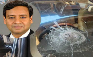 গোলাম মাওলা রনির গাড়িতে দুর্বৃত্তদের হামলা