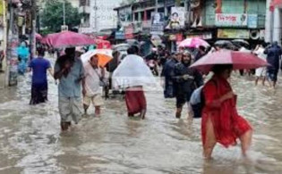 সিলেটে বন্যার মধ্যেই ৪ বিভাগে ভারি বৃষ্টির পূর্বাভাস
