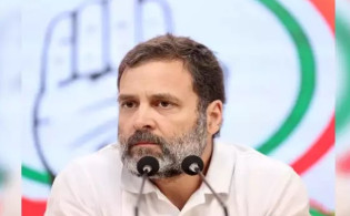 ভারতের শেয়ারবাজার বড় কেলেঙ্কারি, তদন্তের দাবি রাহুলের