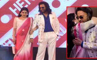 মঞ্চের পেছনে গিয়ে শাকিবকে জাপটে ধরলেন পরী