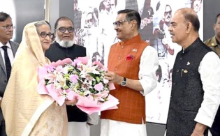ভারত থেকে দেশে ফিরেছেন প্রধানমন্ত্রী