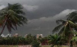 দুপুরের মধ্যে ৬০ কিমি বেগে ঝড়ের সতর্কবার্তা