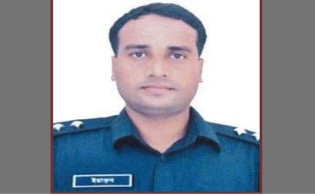 আপত্তিকর ছবি তুলে জিম্মি, চাকরি হারালেন এএসপি