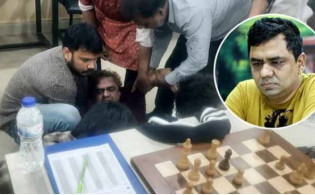 খেলা চলাকালে মৃত্যুর কোলে ঢলে পড়লেন গ্র্যান্ডমাস্টার জিয়া