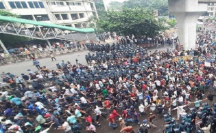 ভুয়া ভুয়া স্লোগানে উত্তাল শাহবাগ