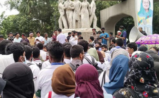 ঢাবির হল না ছাড়ার সিদ্ধান্ত কোটা আন্দোলনকারীদের