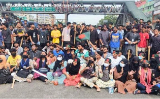 রাজধানীতে যান চলাচল বন্ধ, যাত্রীদের দুর্ভোগ