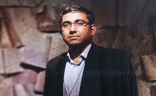 শিক্ষার্থীদের ওপর হামলার প্রতিবাদে চাকরি ছাড়লেন জাবি শিক্ষক