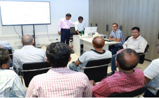 প্রথমবারের মতো ব্রোকারেজ হাউজ পরিদর্শনে ডিএসই’র চেয়ারম্যান