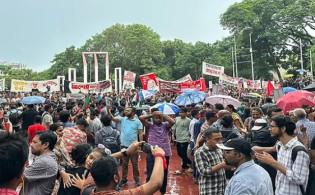 রোববারের মধ্যে ‘সরকারকে পদত্যাগের’ আলটিমেটাম