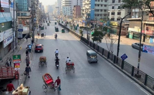 রাজধানীতে গণপরিবহন সংকট, যাত্রীদের ভোগান্তি
