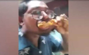 গণভবনে ঢুকে পোলাও-কোরমা খেলেন শিক্ষার্থীরা