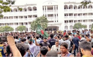 আন্দোলনকারীরা যাকে প্রধান বিচারপতি হিসাবে চান