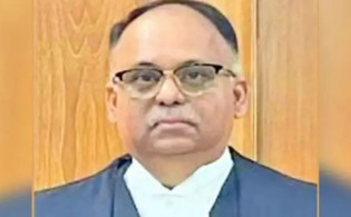 ভারপ্রাপ্ত প্রধান বিচারপতি হচ্ছেন যিনি