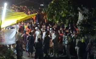 ভারতে মন্দিরে পদদলিত হয়ে নিহত ৭