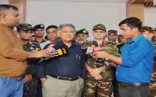 অবৈধ অস্ত্র জমা না দিলে দুটি করে মামলা: স্বরাষ্ট্র উপদেষ্টা