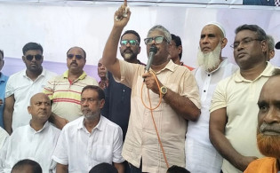 ‘শেখ হাসিনার ছবি প্রচার করলে টিভি-পত্রিকায় আগুন দেওয়া হবে’