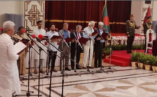 অন্তর্বর্তী সরকারের উপদেষ্টাদের দপ্তর পুনর্বন্টন