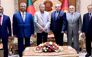 রাষ্ট্রপতির সঙ্গে নবনিযুক্ত প্রধান বিচারপতির সাক্ষাৎ